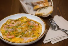 Tortilla de gambas y papada de cerdo