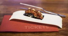 Milhojas de atún y aguacate, sabrosa y creativa tapa del Tickets