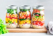 Ensaladas en tarro, una forma divertida y fácil de comer sano fuera de casa