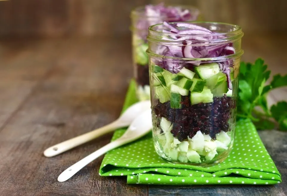 15 ensaladas en bote o tarro de cristal: cocina sana, práctica y cómoda para llevar