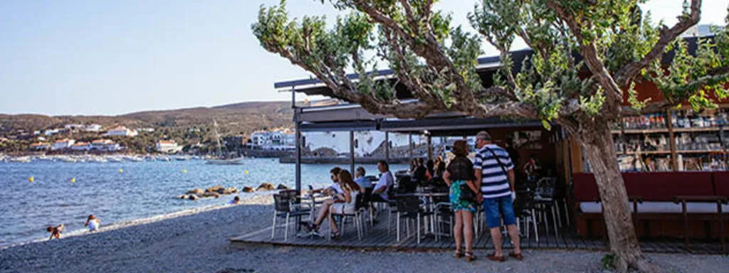 Boia Nit: burbujas y tapas en la playa de Cadaqués