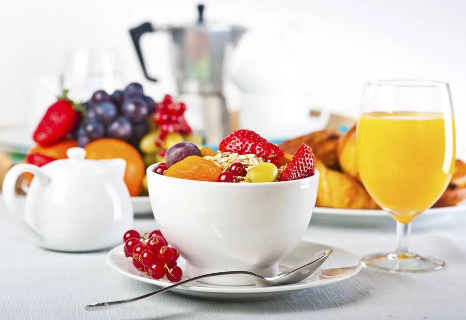 Desayunos frescos y ligeros para el verano