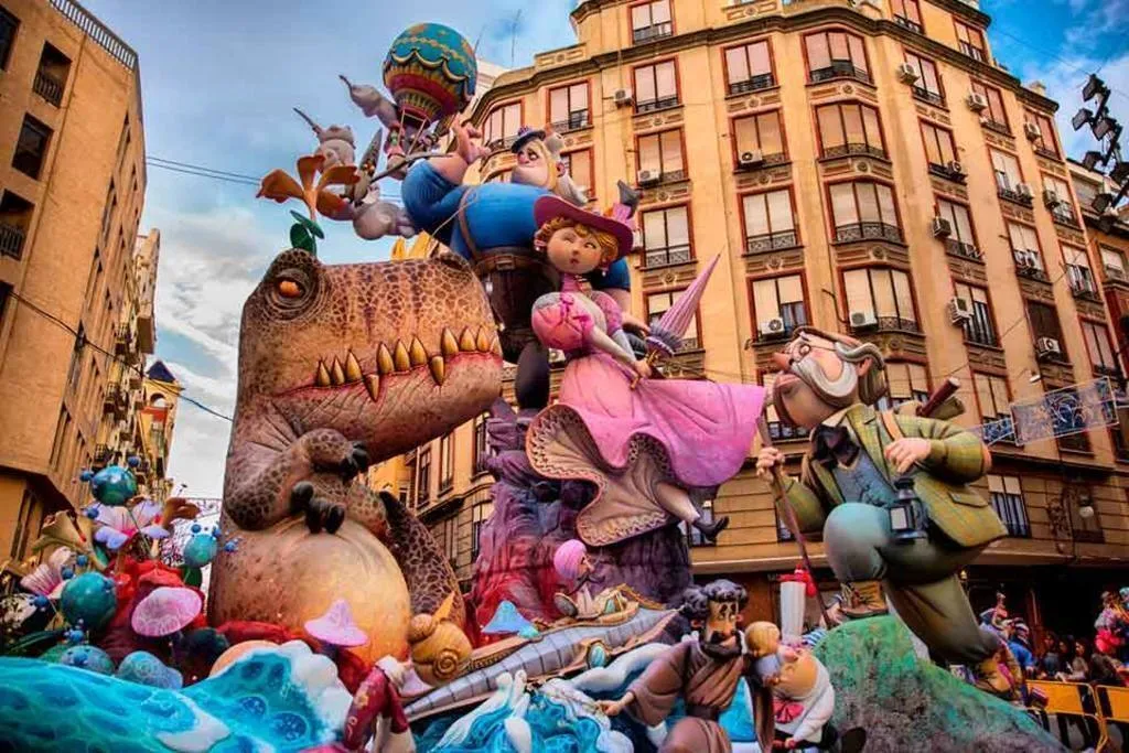 Si quieres comer bien en Valencia estas Fallas...