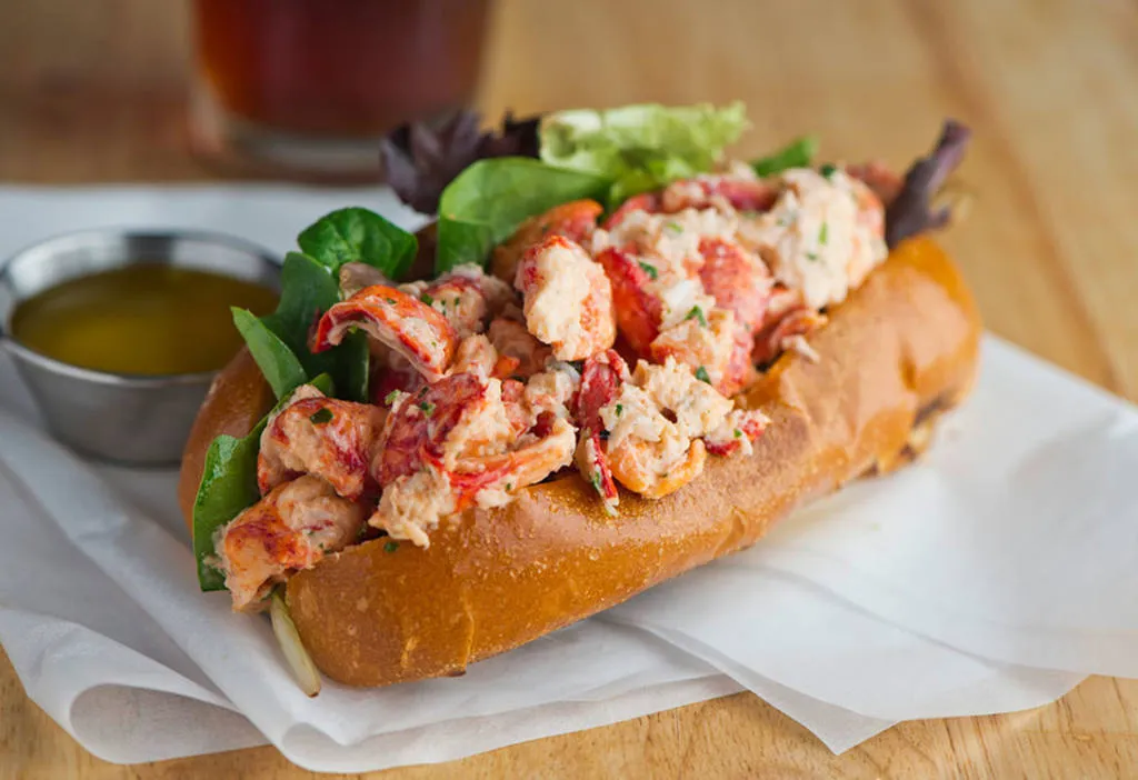 Lobster roll: 4 recetas para preparar el bocadillo más yanqui y veraniego 