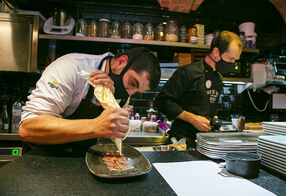 Sopars a 4 mans: descubriendo la riqueza gastronómica de Osona 