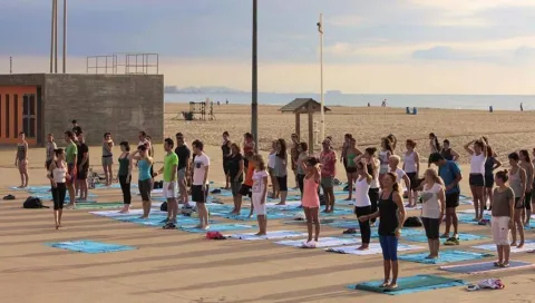 Date un homenaje: clase de yoga y el mejor desayuno en La Más Bonita