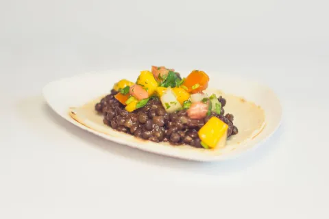 Taco de llentia caviar amb toc tropical