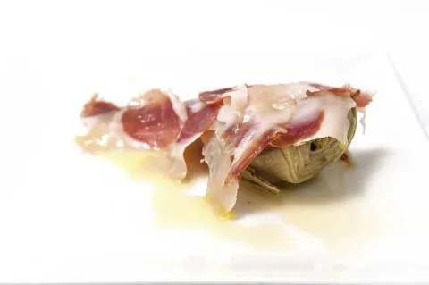 Alcachofa con ibérico