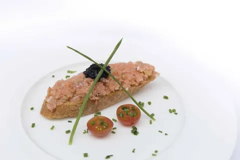 Tartar de dos salmones