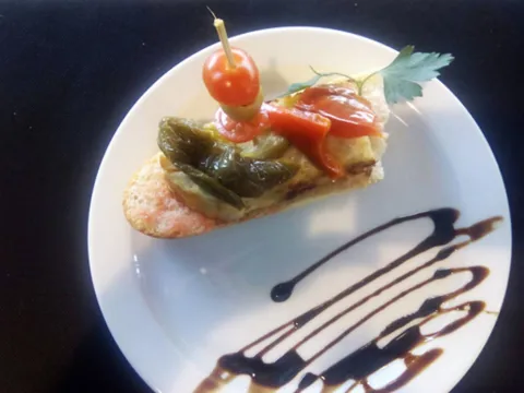 Pincho de tortilla con pimientos