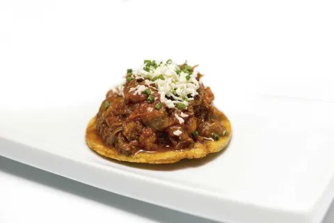 PATACÓN CON CARNE ESFILAGARSADA