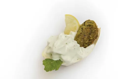 Falafel con espuma de yogur y menta