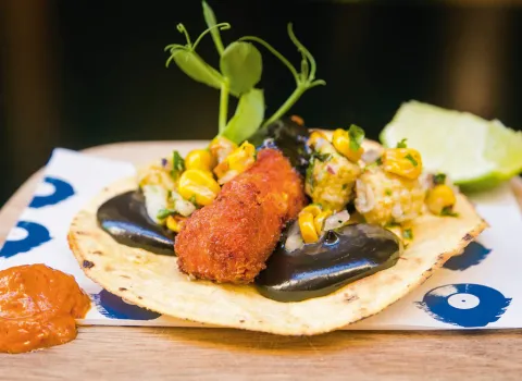 Taco de Bacalao con maíces