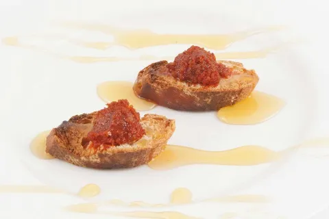 Pincho de sobrasada con miel