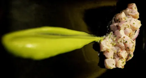 Ceviche de pez espada y aguacate del Uvedoble