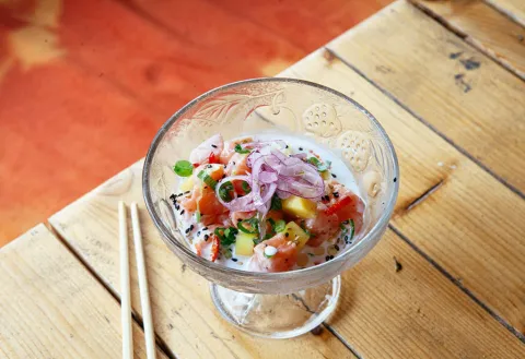 Ceviche de salmón thai