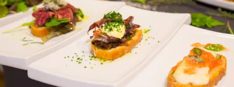 3 pintxos de queso, chipirones a la plancha y lomo de carne