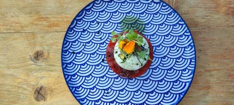 Tartar de atún rojo con burrata