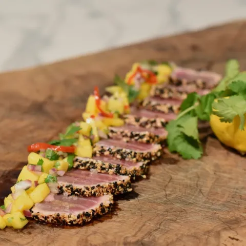 Receta de tataki de atún y ceviche de mango 