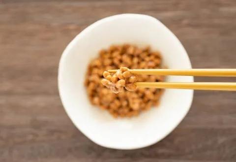 Natto japonés: Qué es, propiedades, cómo se come...