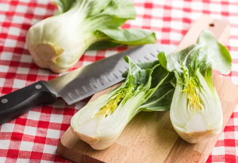 Recetas con pak choi, la col asiática de moda